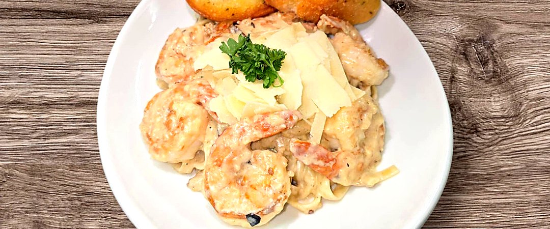 Shrimp fettuccine Alfredo at Matera Grill